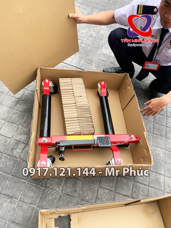 kích-nâng-bánh-xe-di-chuyên-ô-tô-4