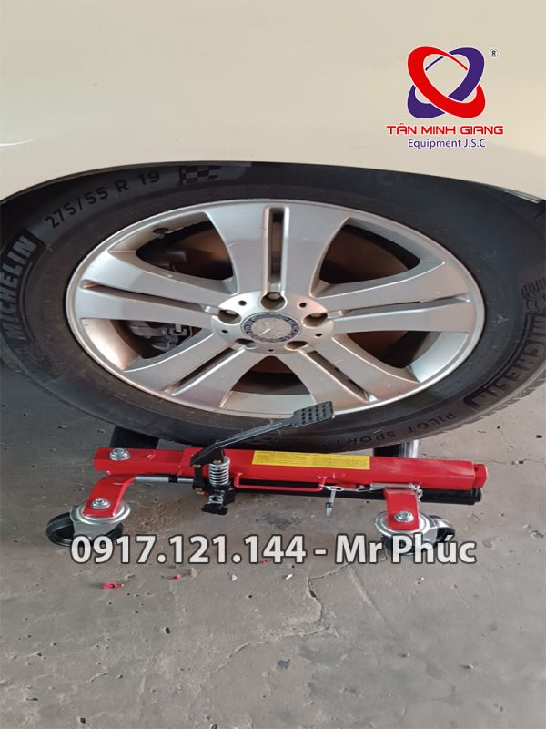 kích-nâng-bánh-xe-di-chuyên-ô-tô-2