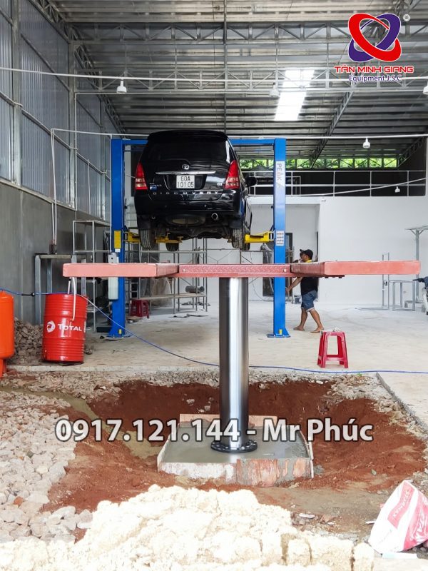 Cầu nâng 1 trụ rửa xe Ấn Độ Schumak SP04-3