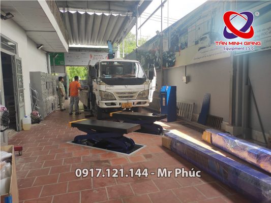 Cầu cắt kéo nâng bụng âm nền Hofmann EELRBP758BC3-5