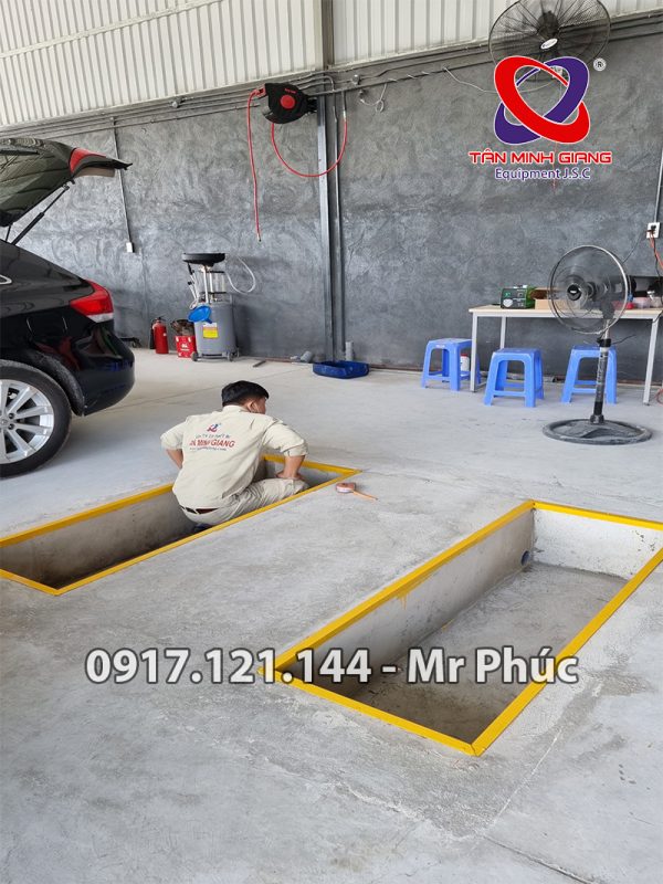 Cầu cắt kéo nâng bụng âm nền Hofmann EELRBP758BC3-3