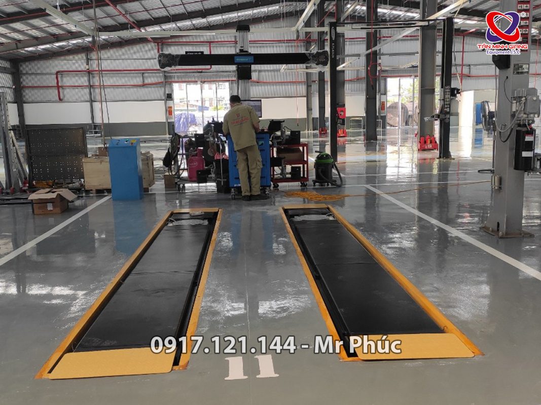 Thiết bị kiểm tra góc đặt bánh xe Hofmann Geoliner 678-2