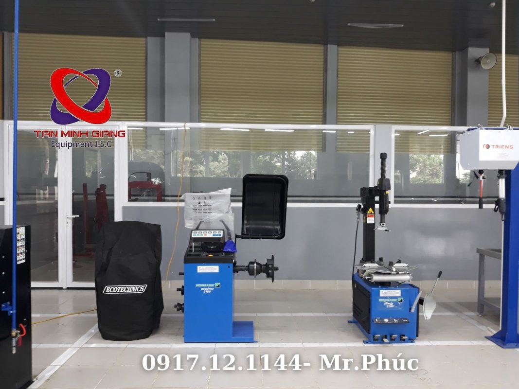 Máy ra vào lốp xe Hofmann Monty 2500-6