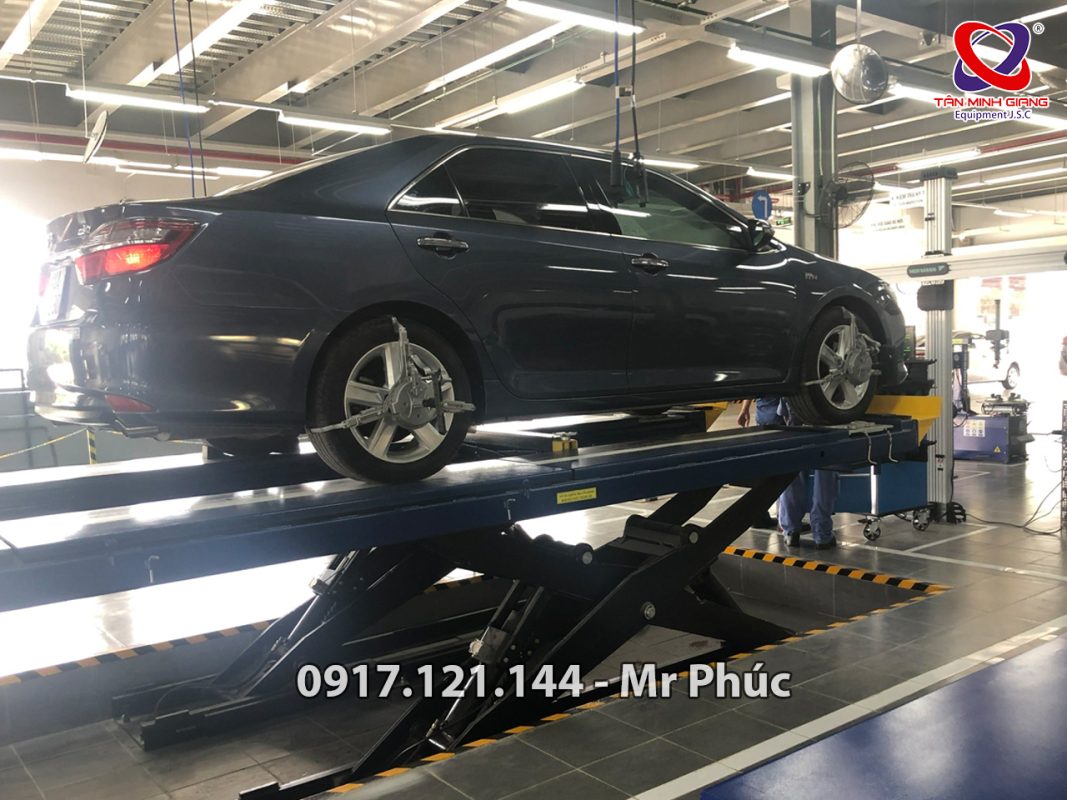 Cầu nâng cắt kéo kiểm tra góc lái HOFMANN 12K -2